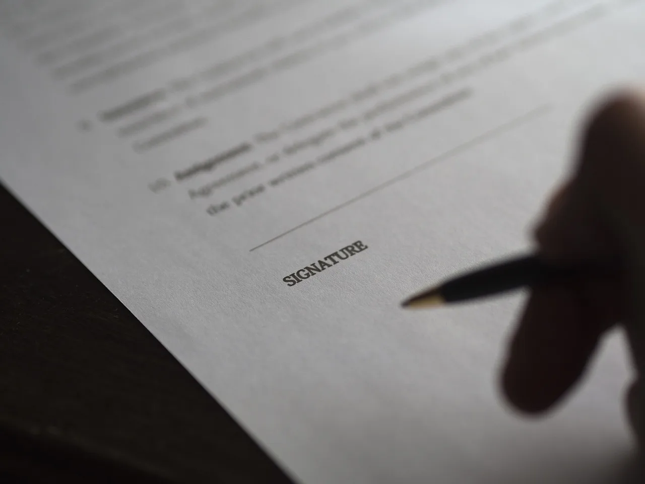 business, signature, contract, deal, paperwork, hand, ready, to write, ok, signature, signature, signature, signature, signature, contract, contract, paperwork. Quebec language law for influencer contracts: what agencies must translate